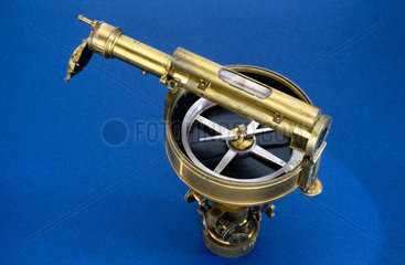 Telescopic prismatic compass  1813-1840.