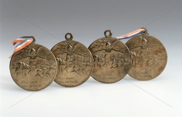Circular lapel badges  1915-1917.