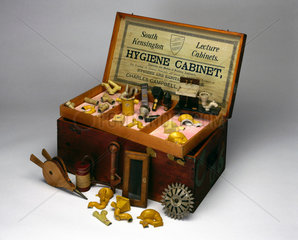 Hygiene Demonstration Cabinet  English  1895.