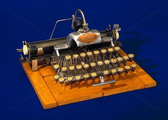 Featherweight Blickensderfer portable typewriter  1893.
