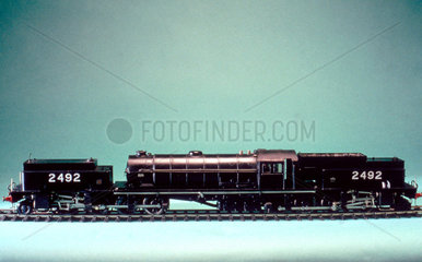 3-rail 2-8-8-2 electric locomotive no 2592.