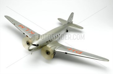 Model of Douglas DC-3 airliner  scale approximately 1:36.