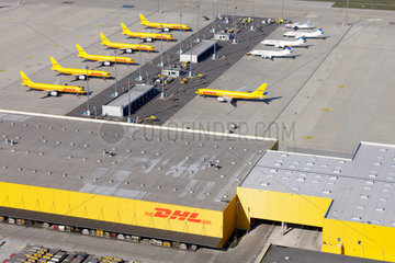 Schkeuditz  Deutschland  Blick auf das DHL-Luftfrachtzentrum am Flughafen Leipzig-Halle