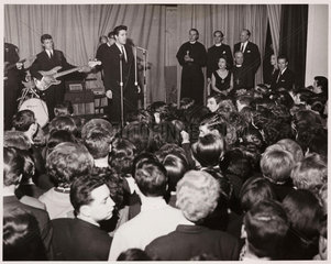 Cliff Richard and the Shadows. 22/03/1962