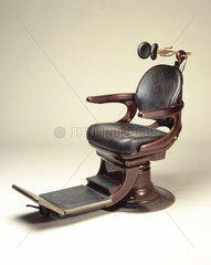 Diamond no 2 dental chair  1925-1935.