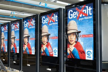 Velten  Deutschland  Werbedisplays der neuesten Generation der Wall AG