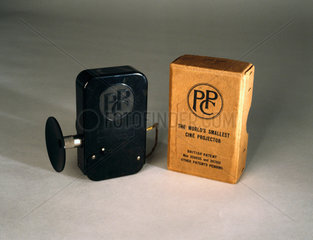Presenta pocket Cine Silent 9.5mm projector  1926.