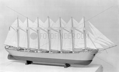 Model of seven-masted schooner Thomas W. L