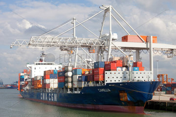 Rotterdam  Niederlande  Containerschiff im Rotterdamer Hafen