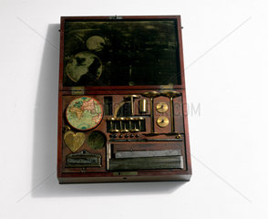 Experimenter's box  c 1800.