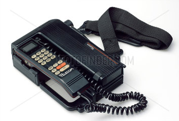 Portable telephone with large battery pack
