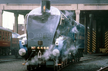 'Mallard' 4-6-2 steam locomotive  no 4468