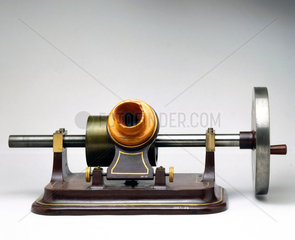 Tinfoil phonograph  c 1885.