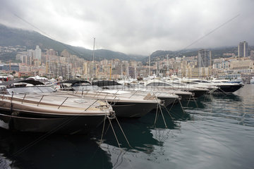 La Condamine  Monaco  Sportboote im Hafen im Stadtteil La Condamine in Monaco