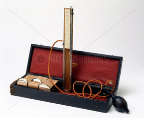 Riva-Rocci Sphygmomanometer  1905.
