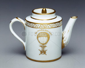 Teapot illustrated with a ballooning scene  late 18th century.
