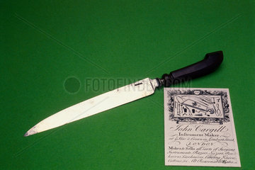Amputation knife with trade card  c 1750