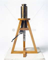 The Boyle-Hooke vacuum pump  1659.