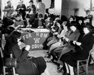 Women knitting as part of the WWII war effo