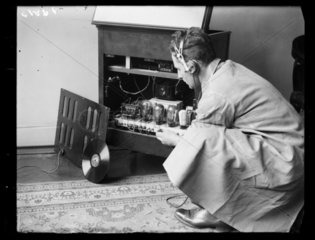Gramophone repair man  1932.