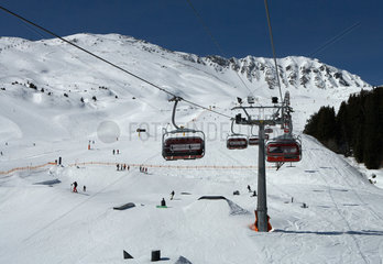Valbella  Schweiz  Skilift im Skigebiet Staetzertaeli an der Alp Staetz