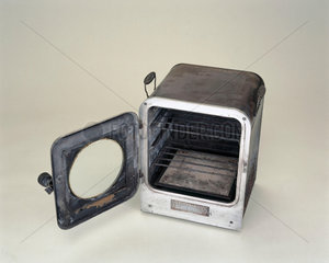 Portable oven for the Veritas paraffin cooker  c 1930.