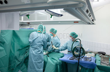 Deutschland  Krankenhaus  Operation am Knie
