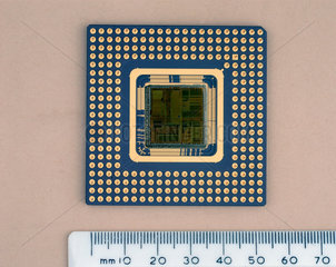 Intel Pentium (586) microprocessor  1992.