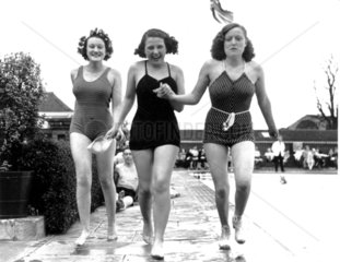 Three women in bathing costumes at Hammersm