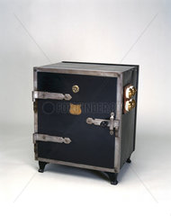 Electric oven  by GEC  1895-1910.
