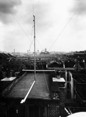 The ultra short wave aerial on the roof of