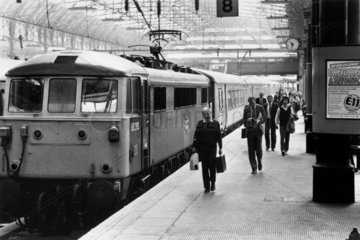 Passengers alighting a Pullman service  Manchester Piccadilly  19 June 1982.