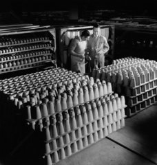 Battersea Ware  crucibles are removed from the kiln  1961.