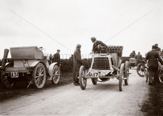 Speed tests during the 1000 Mile Trial  1900.