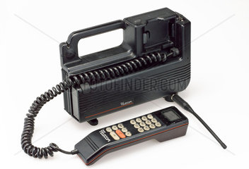 Portable telephone with large battery pack
