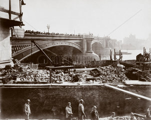 Construction of the Metropolitan District Railway  Blackfriars  London  c 1869.