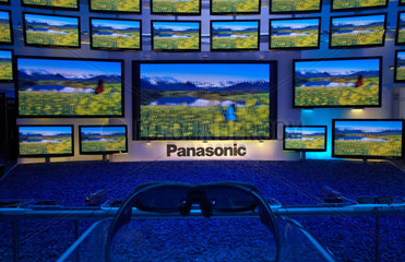 Berlin  Deutschland  Panasonic praesentiert das 3D-Fernsehen auf der IFA 2010