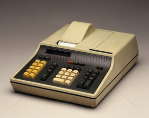 Hewlett Packard HP 46 electronic desktop printing calculator  c 1973.