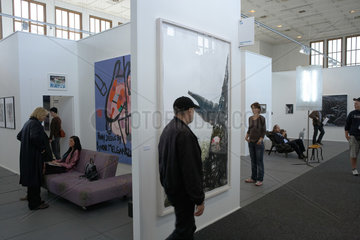 Berlin  Deutschland  Galerien mit ihren Messestaenden auf der art forum berlin
