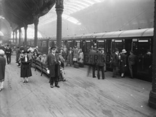 Holiday crowds at Paddington Station  London  21 August 1926.