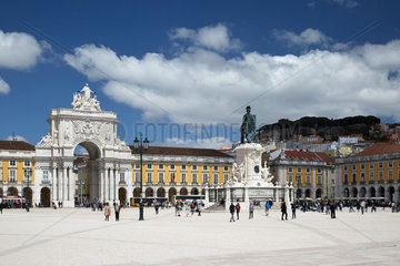 Lissabon  Portugal  die Praca do Comercio mit der Arco da Rua Augusta