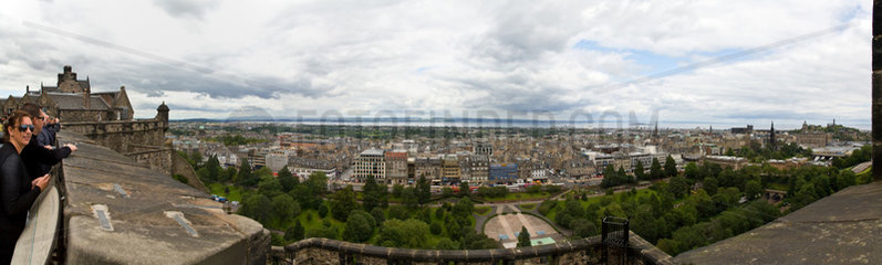 Edinburgh  Grossbritannien  Blick vom Edinburgh Castle auf die Altstadt