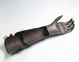 Iron artificial arm  1560-1600.