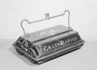 'Grand Rapids' Bissell carpet sweeper  1895