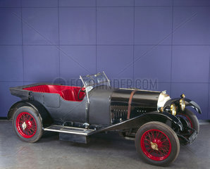 Bentley touring car  1924.