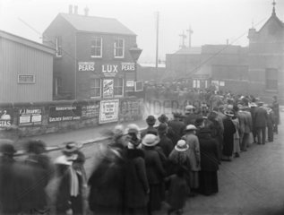 Queue of people at Barnsley Station  First World War  11 November 1917.
