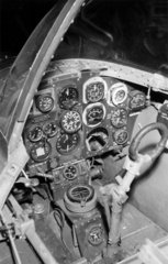 Gloster-Whittle E28/39 cockpit  1941.