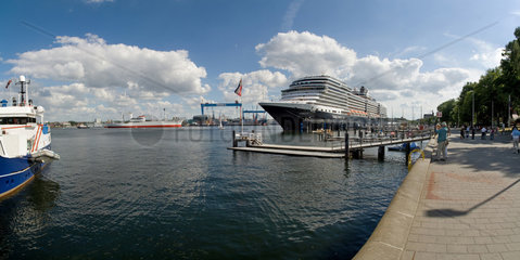 Kiel  Deutschland  das Kreuzfahrtschiff Eurodam der Holland-America Line