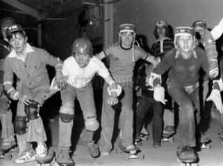 Skateboarders lined up at the beginning of a race  4 january 1978.