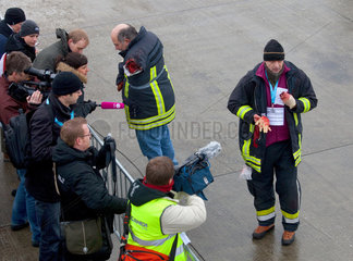 Koeln  Deutschland  Katastrophenschutzuebung am Flughafen Koeln-Bonn